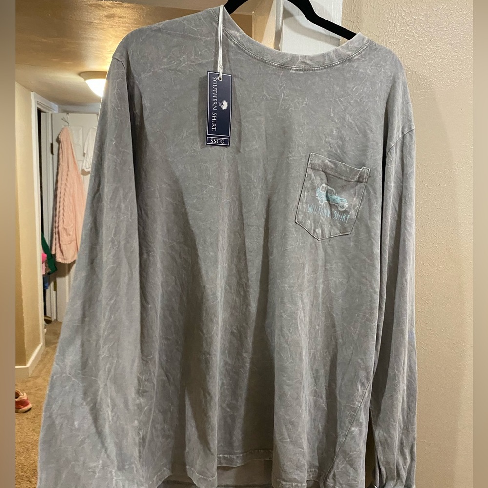 NEW Southern Shirt Co Long Sleeve Tshirt. Size Large. Grey Acid Wash